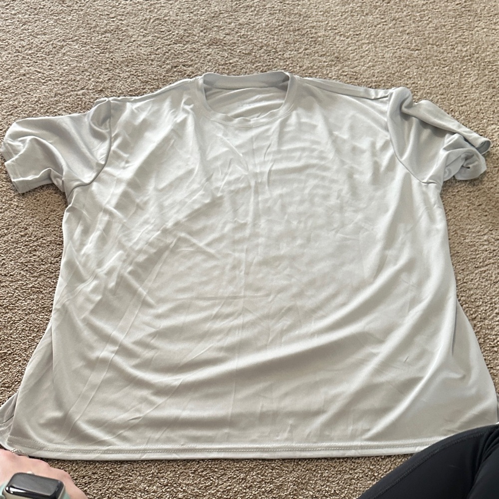 Amazon Men's Short Sleeve Crew Tee in Light Gray